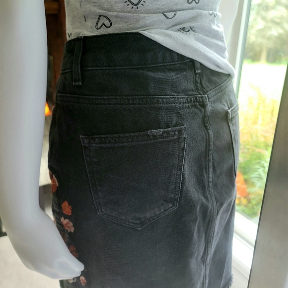 NWT New Look Black Embroidered Denim Mini Skirt Size 4 - Picture 7 of 13